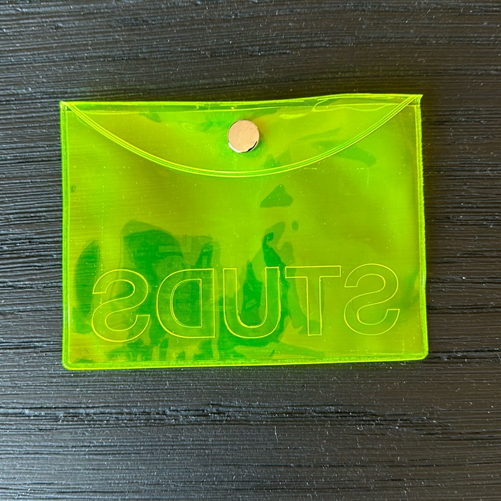 STUDS Pouch - Picture 2 of 3